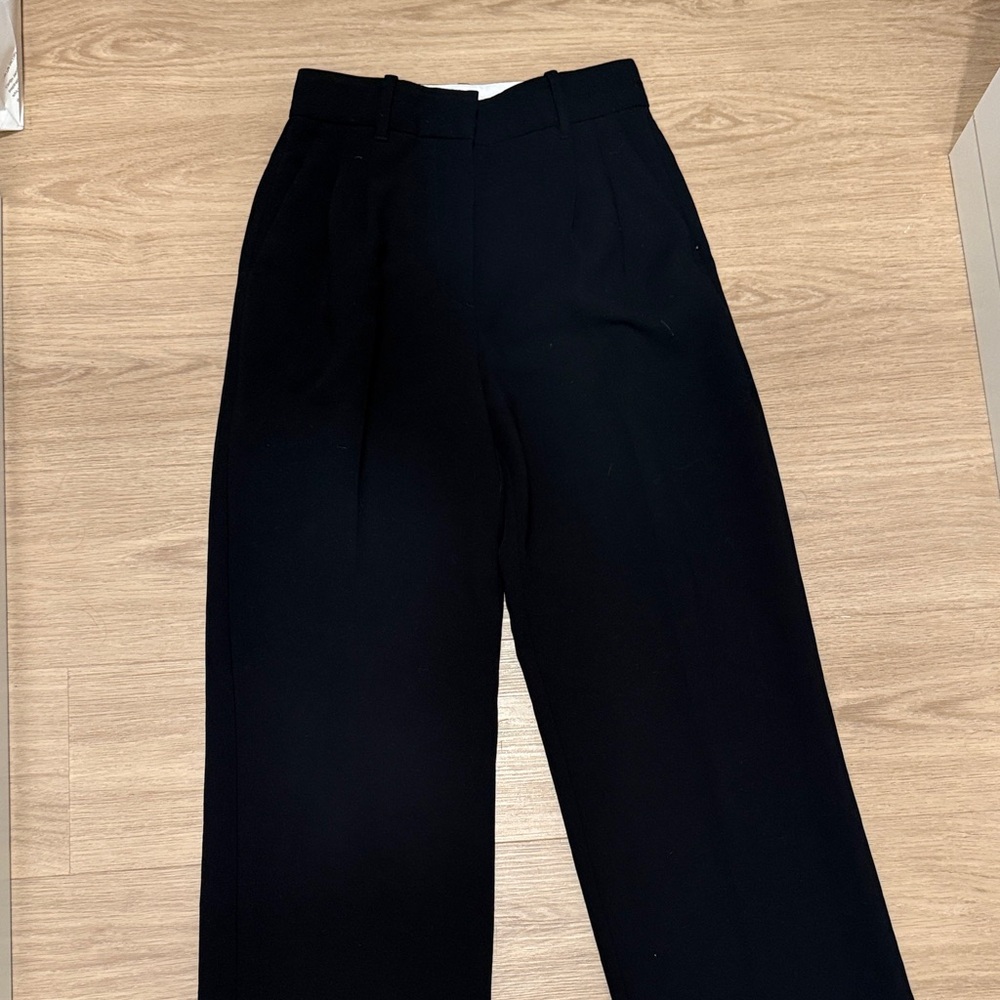 Aritzia Wilfred Effortless Pant